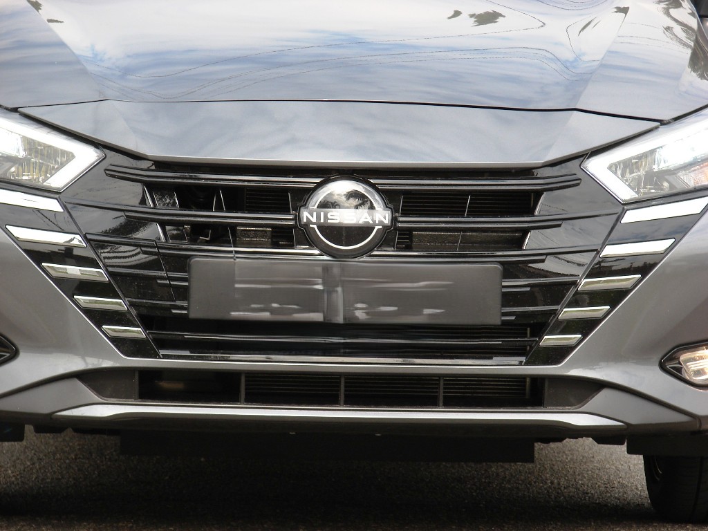 Avaliação: Nissan Versa Exclusive 2025 Grade V-motion