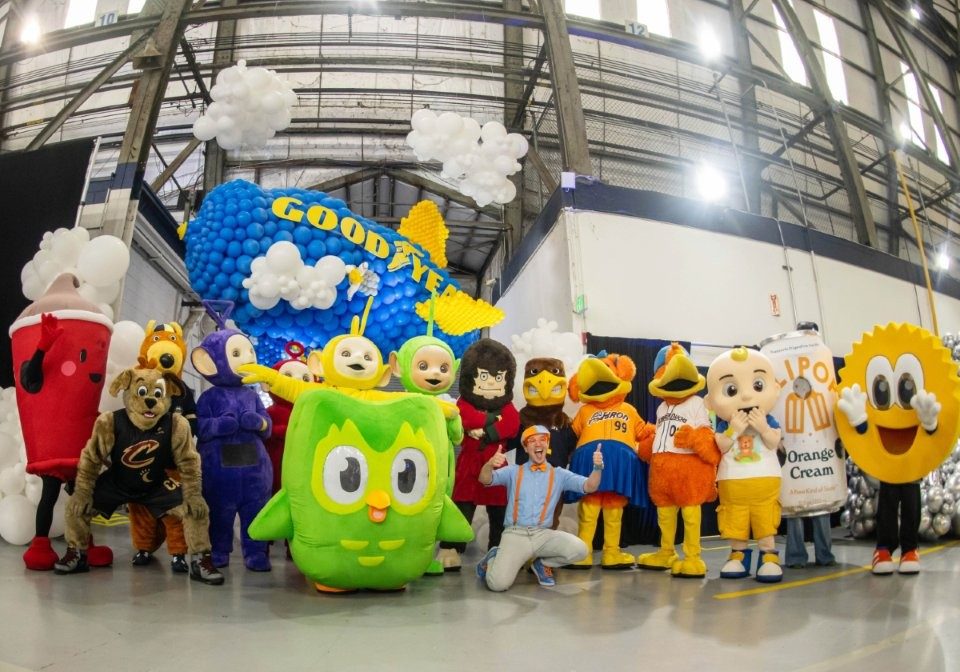 Teletubbies e Duolingo vão aos 100 anos do Blimp nos EUA