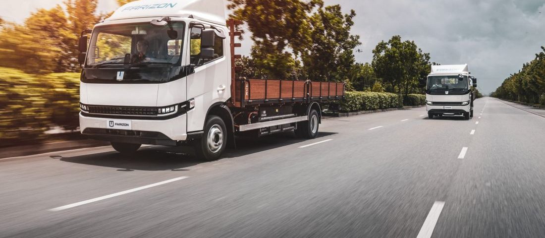 A Farizon, marca global do Geely Holding Group, chegou ao Brasil com caminhões e furgões, todos compactos e 100% elétricos.