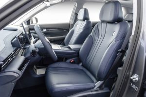 Lançamento: Geely EX5 SUV Elétrico Espaço dianteiro