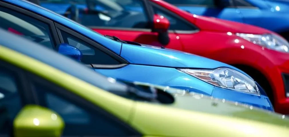 Carros coloridos são mais valorizados