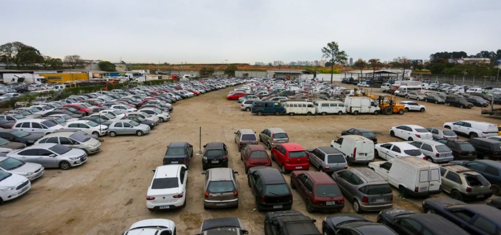 Pátios de veículos recolhidos devem ser unificados