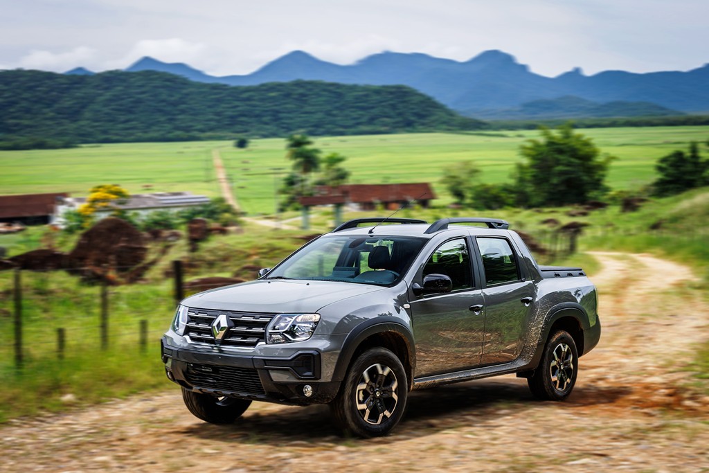 Avaliação: Renault Oroch Iconic 2025 câmbio manual movimento na terra