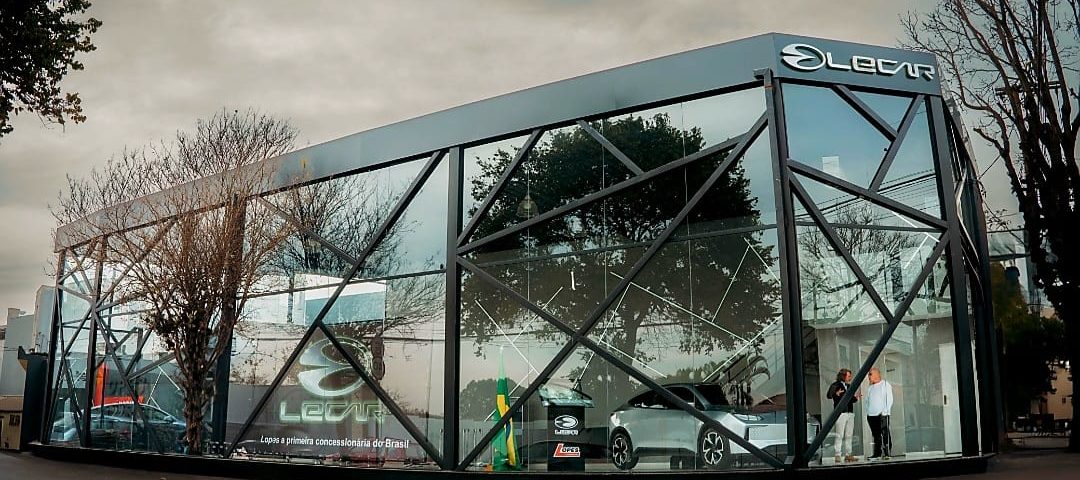 Fábrica brasileira de híbridos inaugura primeira concessionária