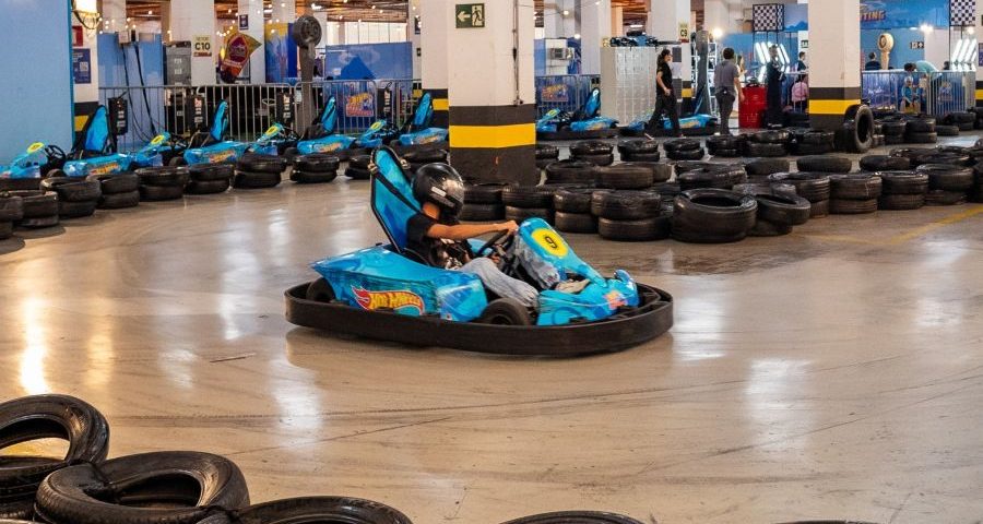 kart elétrico dentro de feira em SP