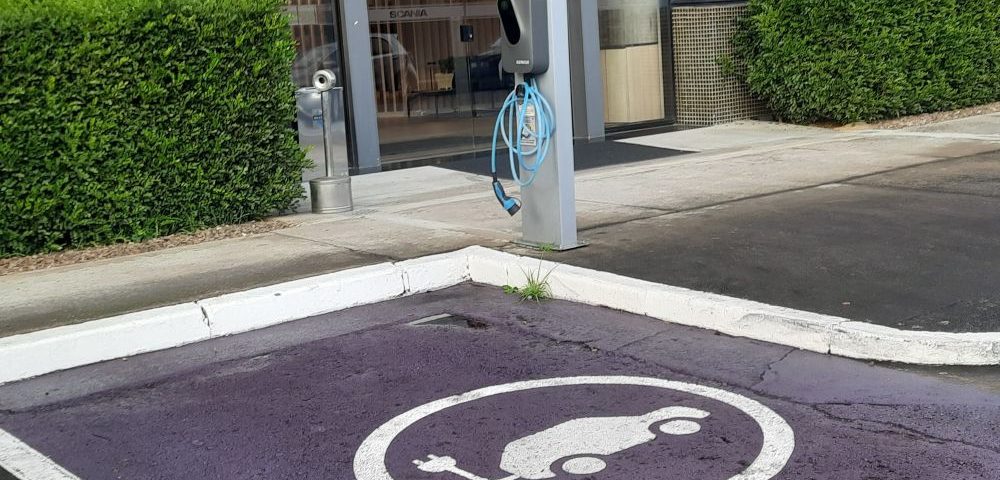 77% dos consumidores consideram comprar carro elétrico