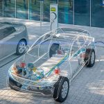 Vendas de novos veículos elétricos atingirão 40% do mercado global até 2030