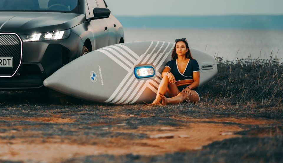 BMW lançou uma prancha de stand-up paddle elétrica