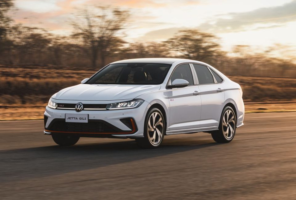 Volkswagen inicia vendas do novo Jetta GLI