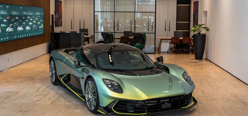 Aston Martin São Paulo entrega o primeiro Valhalla