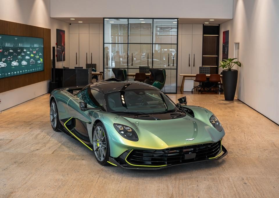 Aston Martin São Paulo entrega o primeiro Valhalla