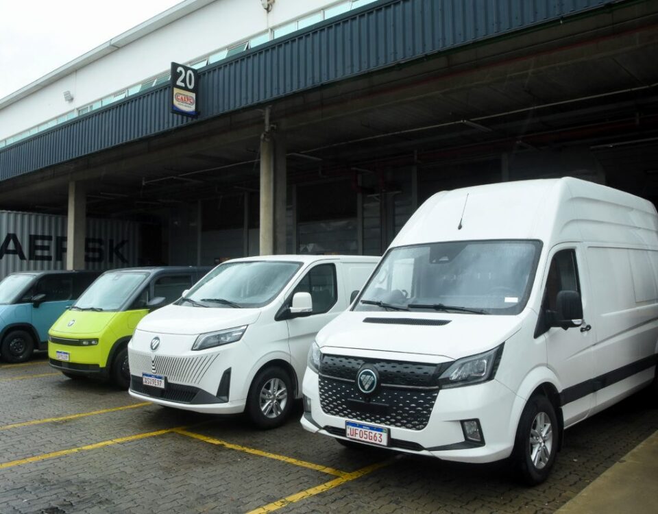 Foton lança sete veículos comerciais elétricos