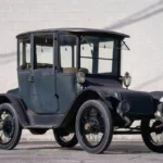 Carro elétrico de 1916 é arrematado por US$ 42 mil