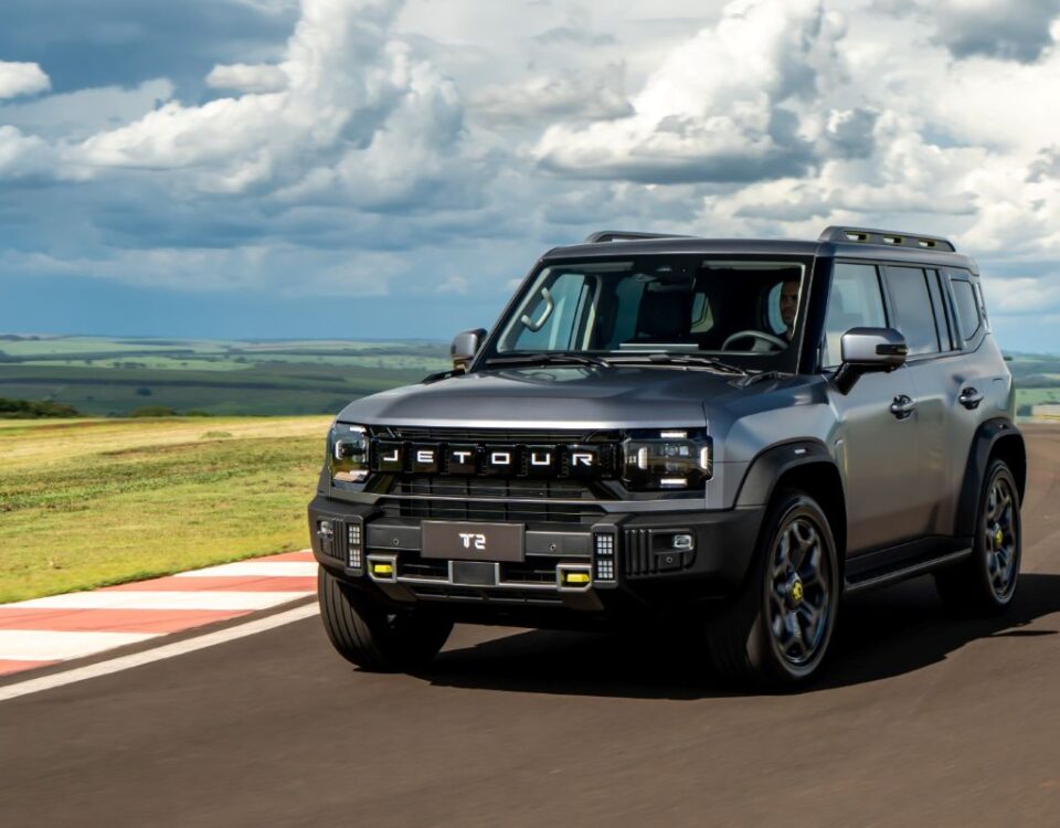 JETOUR vai de off-road e eletrificação híbrida