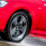 Entenda o quanto a chuva diminui a velocidade