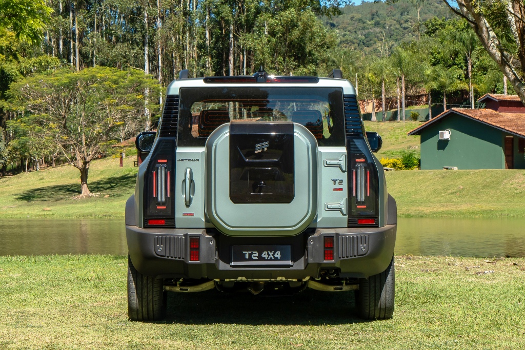 Lançamento: SUV JETOUR T2 XWD 4x4 2027 Traseira