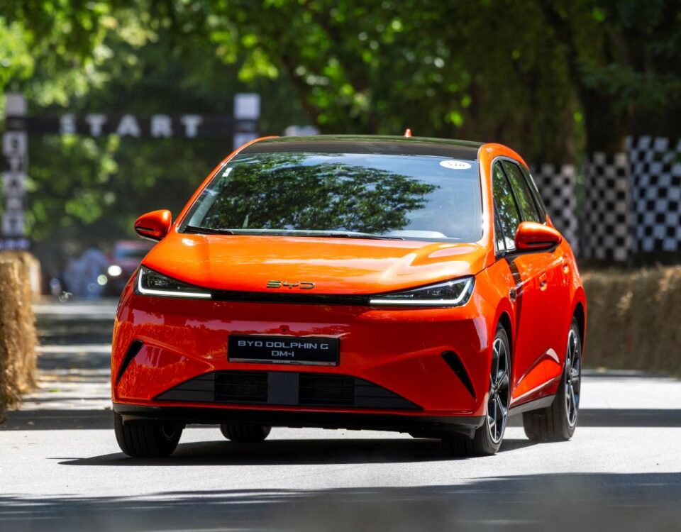 BYD mostra Dolphin G híbrido no Goodwood Festival