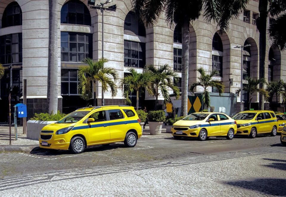 BNDES registra R$ 1 bilhão para motoristas de taxi e app