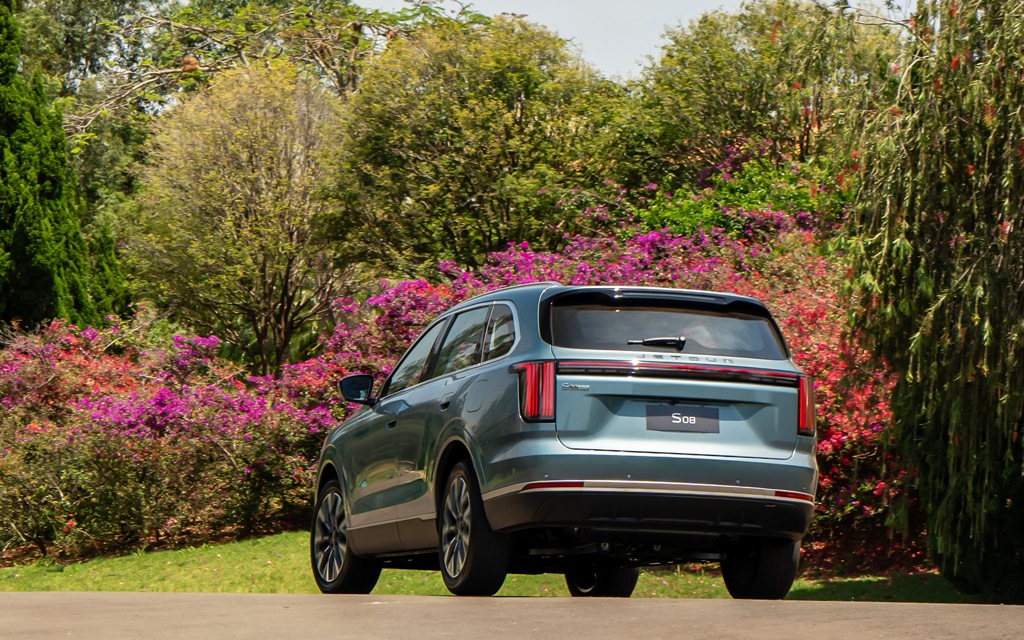 Lançamento: JETOUR S08 SUV Hibrido 7 lugares Movimento Traseira