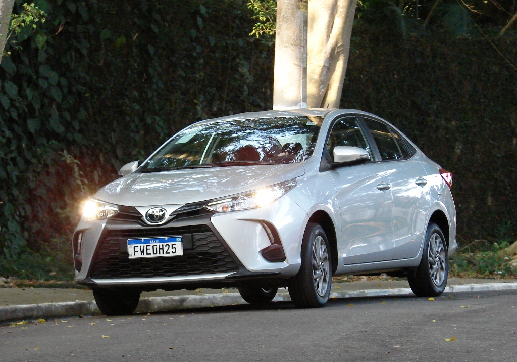 Avalição: Toyota Yaris Sedã XS 2023-Consumo de combustível