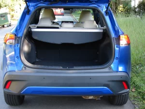 Avaliação: Toyota Corolla Cross Hibrido Flex XRX 2023-Porta-malas totalmente rebatido
