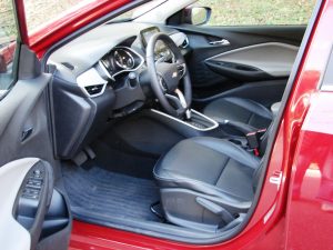 Avaliação: Chevrolet Onix Premier Hatch 2023-espaço interno dianteiro-Foto: AutoAgora.com.br