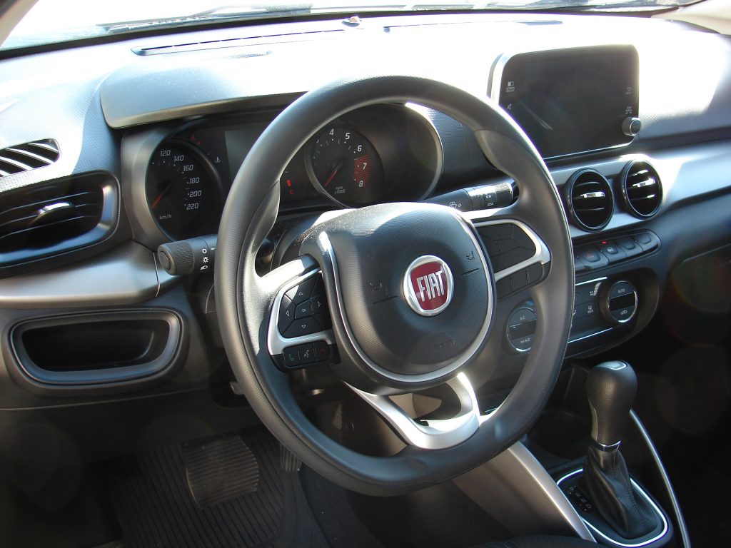 Avaliação: Fiat Cronos Drive 1.8 Automático