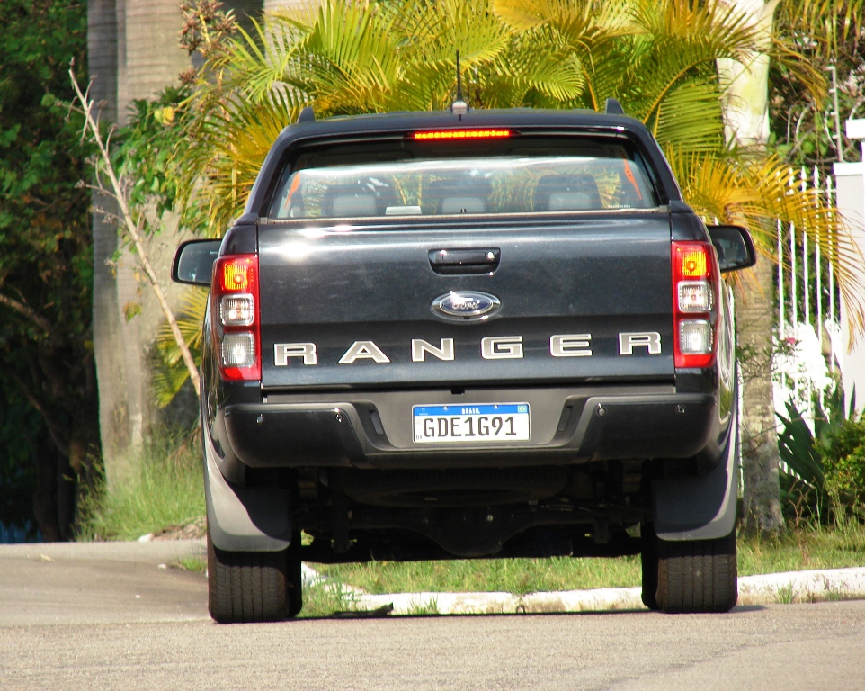 Avaliação: Ford Ranger Black 2.2 Diesel 4x2 AT 2022