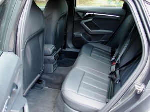 Interior traseiro Audi A3 Sedan 2.0 Performance Black TFSI S tronic 2022 