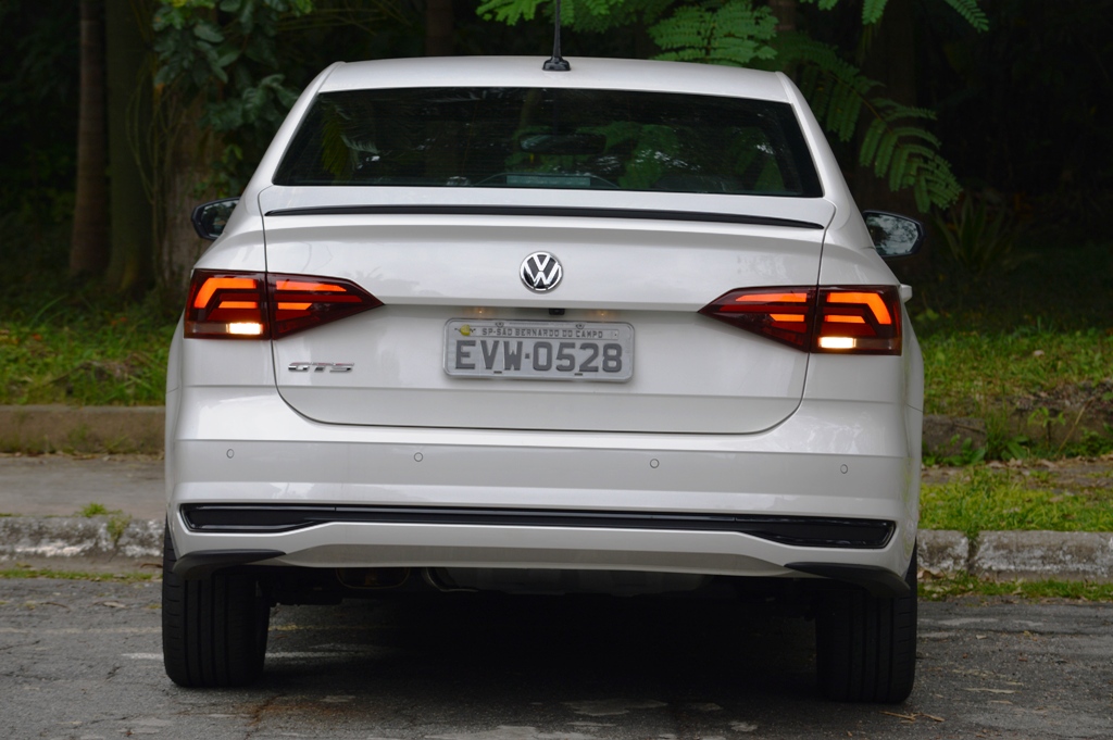 Avaliação: VW Virtus GTS Turbo 
