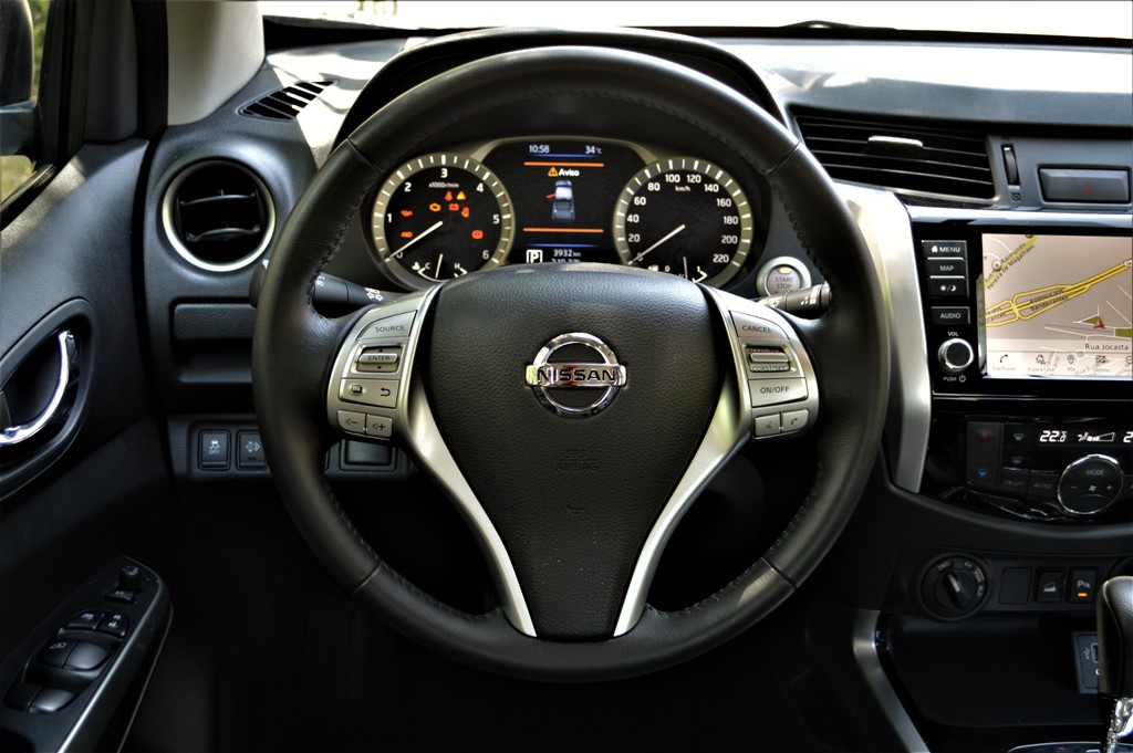 Avaliação: Picape média Nissan Frontier XE 2020