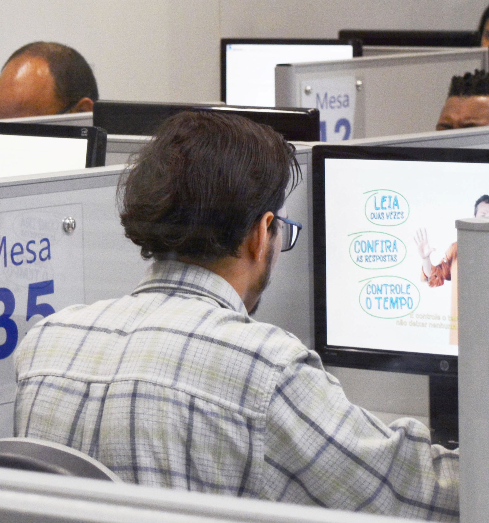 Autoescolas podem aplicar aulas teóricas virtuais