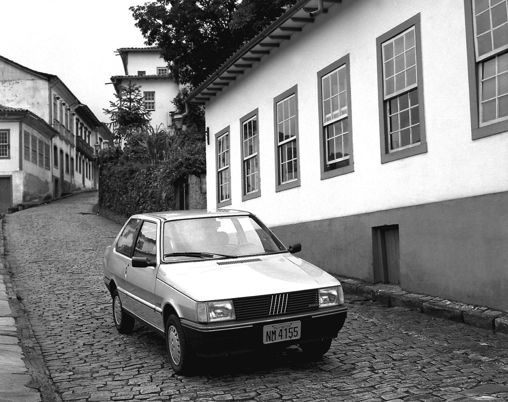 Há 35 anos chegou ao mercado o sedã compacto Fiat Prêmio