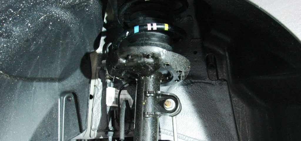 O que revisar no carro antes de viajar, amortecedor e mola