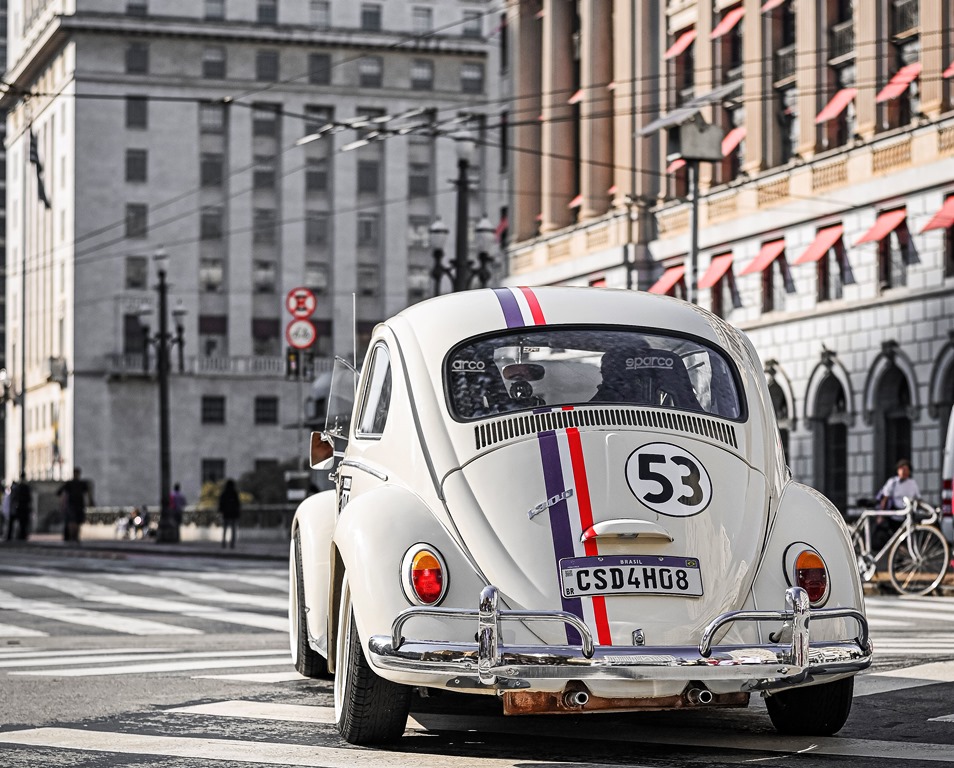 Herbie no Rally para carros clássicos no centro de São Paulo